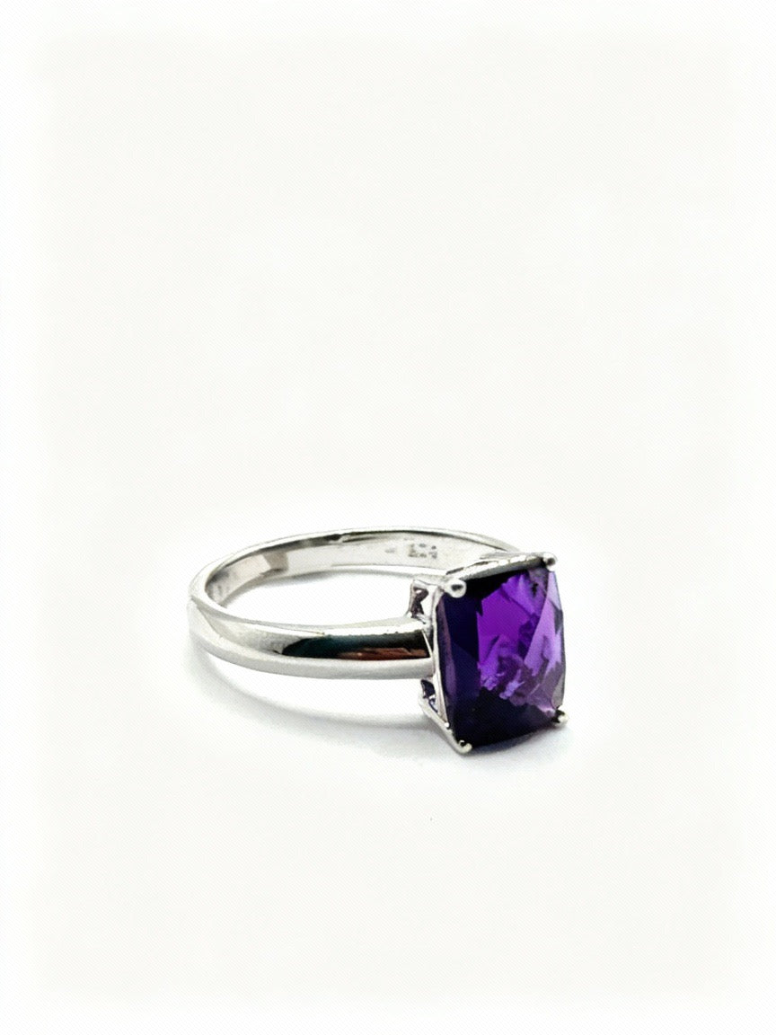 Anillo de Amatista en Plata 925 (2.0cts)