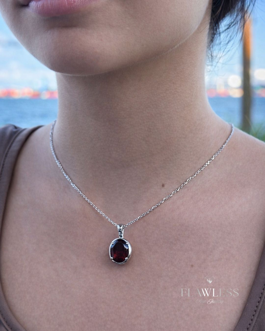 Dije de Granate en Plata 925 (7.3cts)