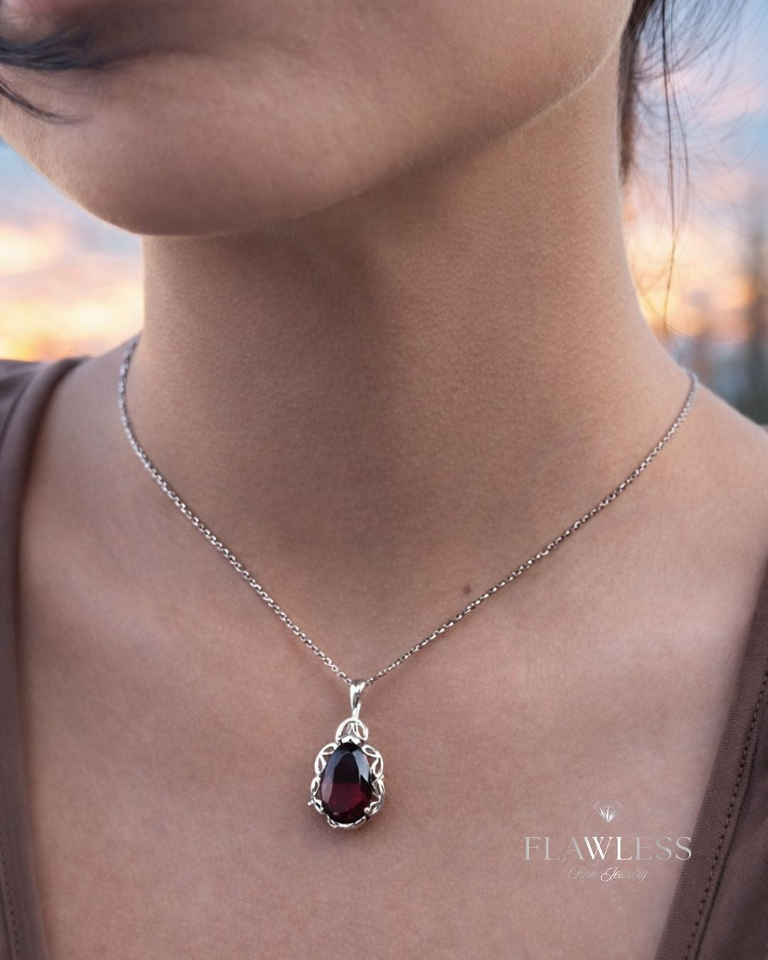 Dije de Granate en Plata 925 (8.5cts)