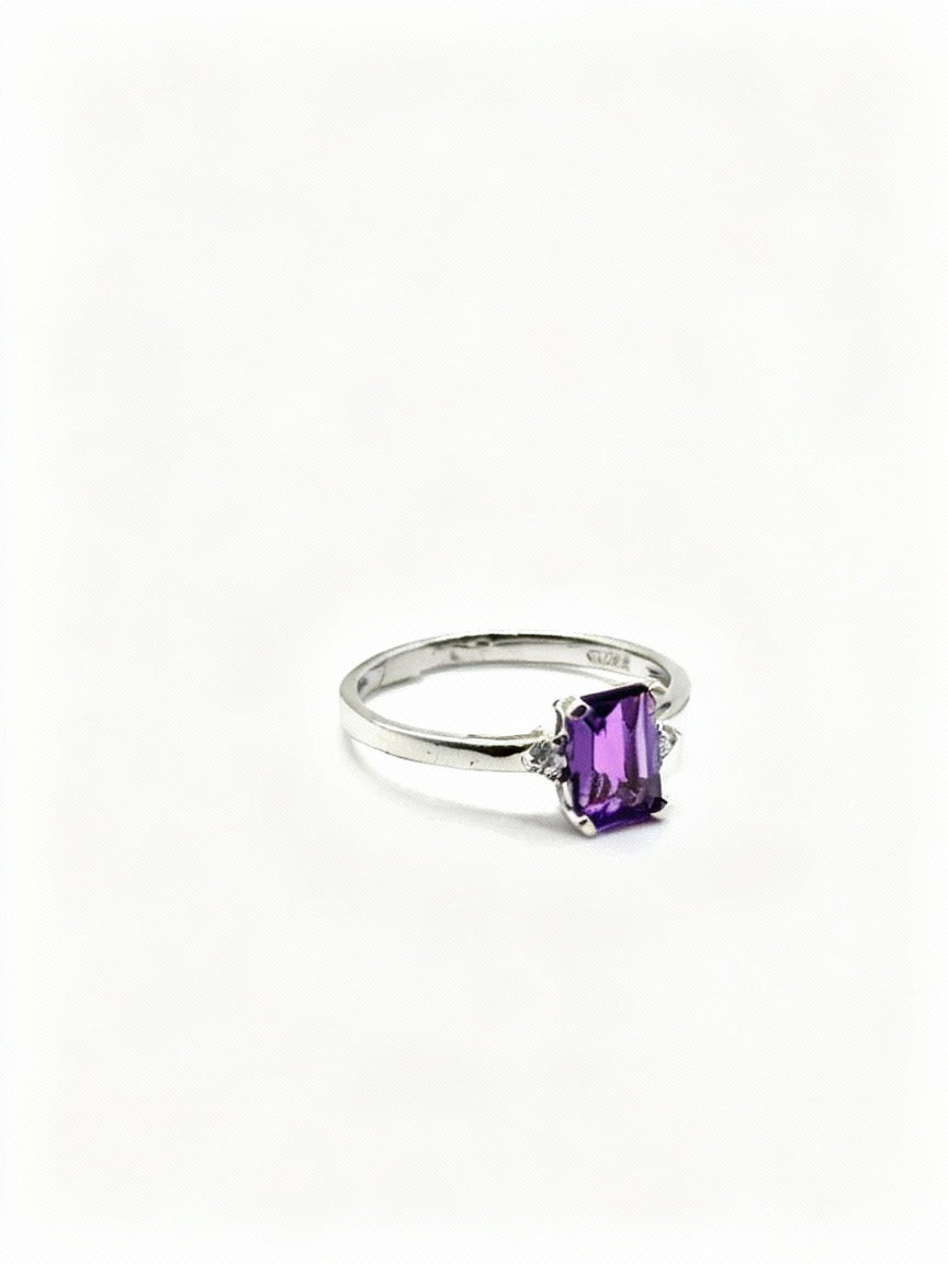 Anillo de Amatista en Plata 925 (0.9cts)