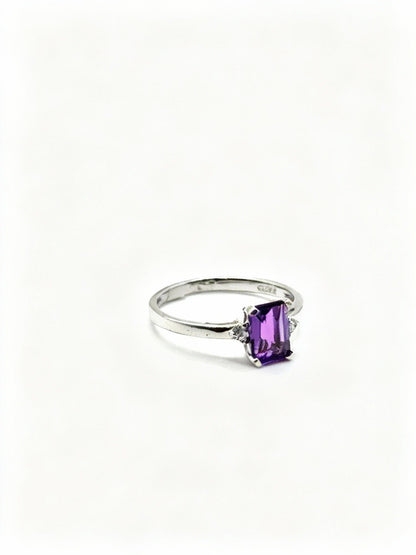 Anillo de Amatista en Plata 925 (0.9cts)
