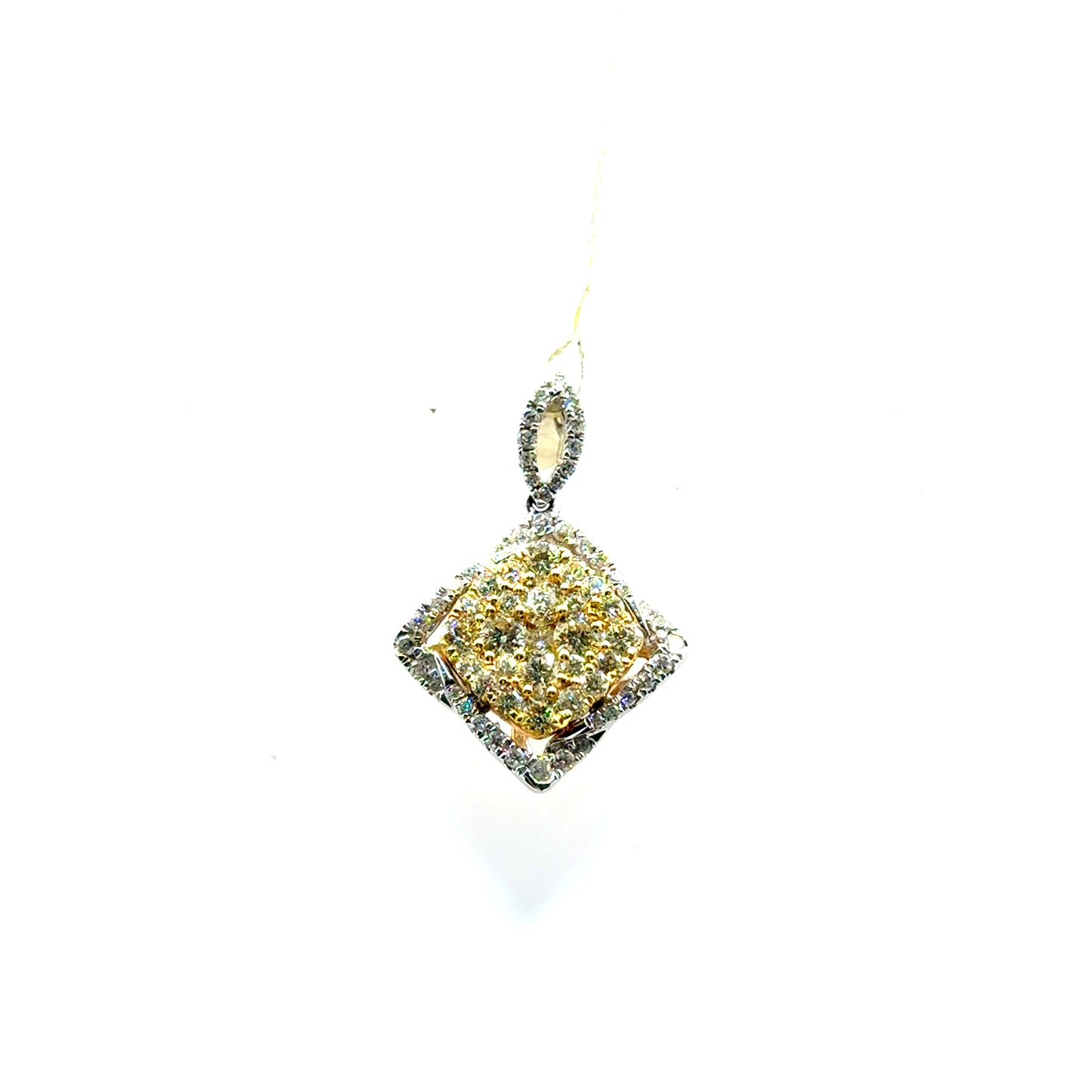 Dije con Diamantes en Oro 14K