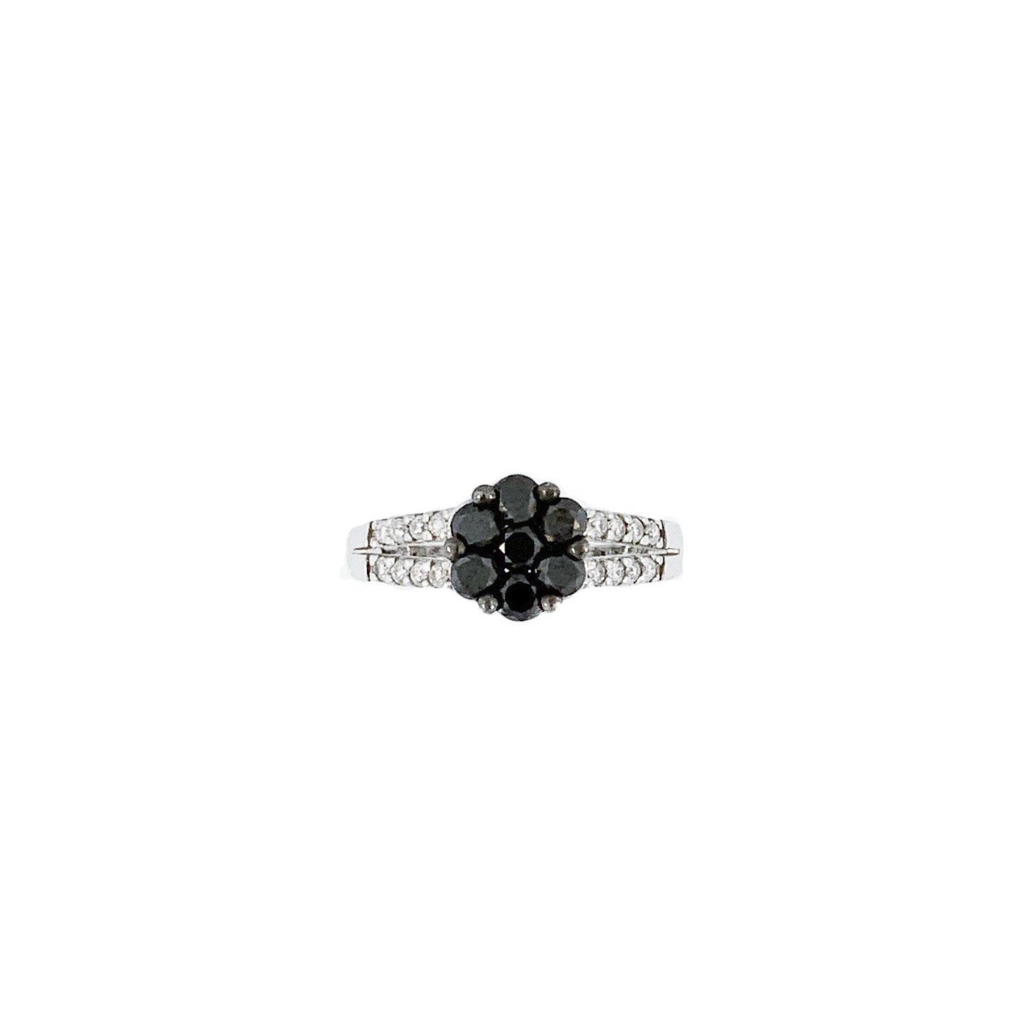 Anillo de Diamantes Negros en Oro 14K