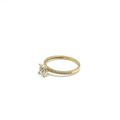 Anillo con Circones en Oro 10K