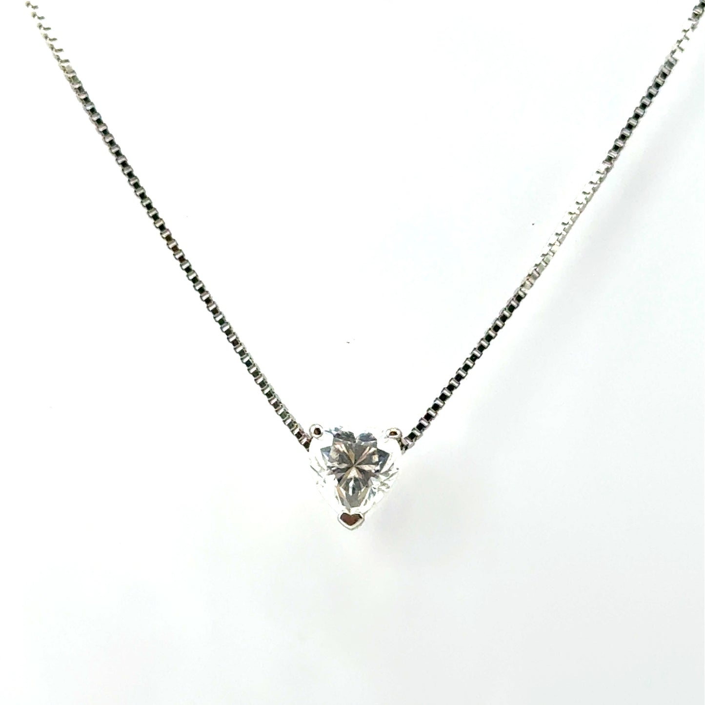 Collar (corazon) con Moissanita en Plata