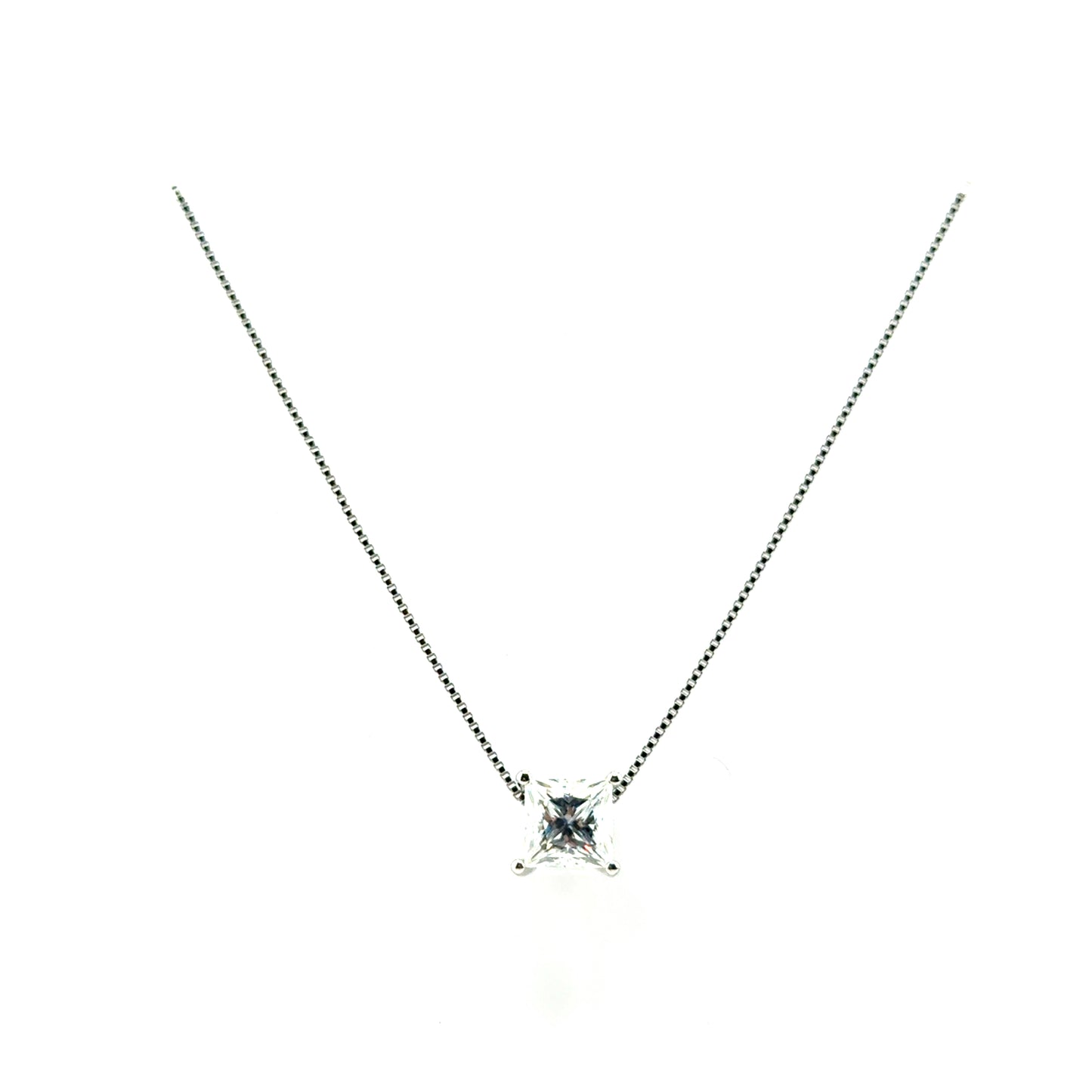 Collar Solitario (corte princesa) de Moissanita en Plata