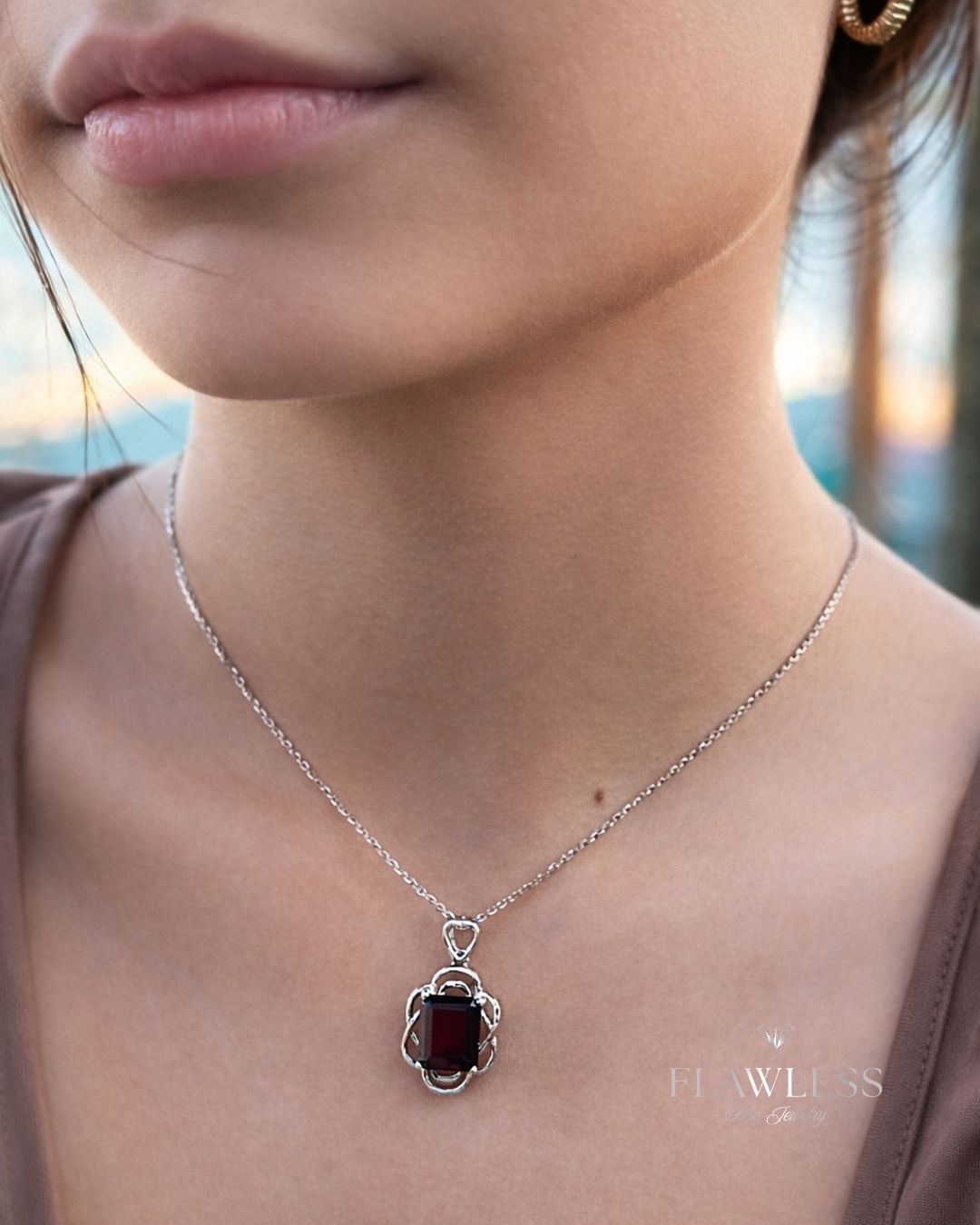 Dije de Granate en Plata 925 (9.1cts)