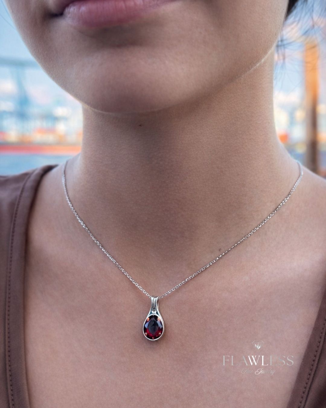 Dije de Granate en Plata 925 (3.0cts)