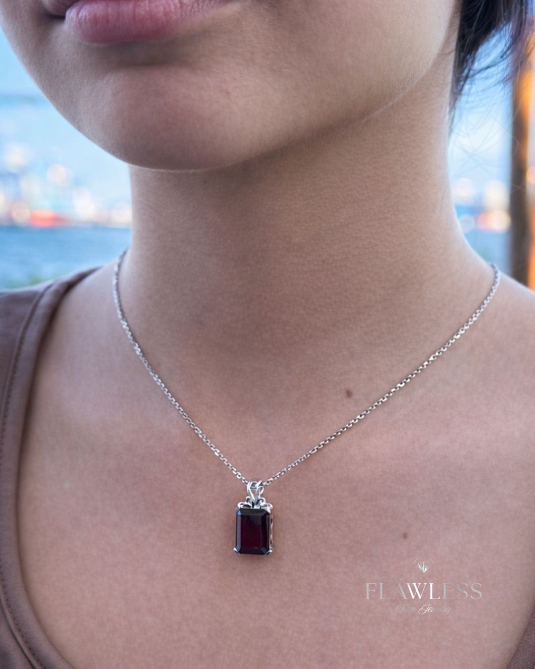 Dije de Granate en Plata 925 (6.5cts)