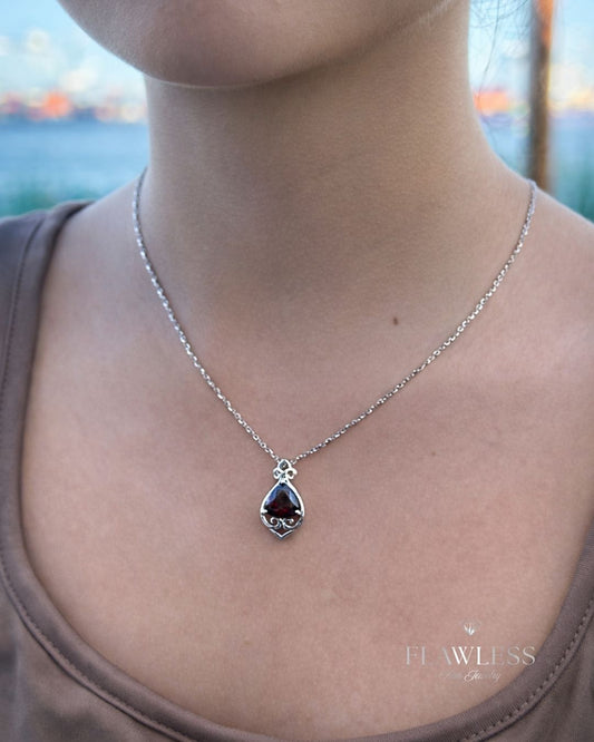 Dije de Granate en Plata 925 (3.9cts)