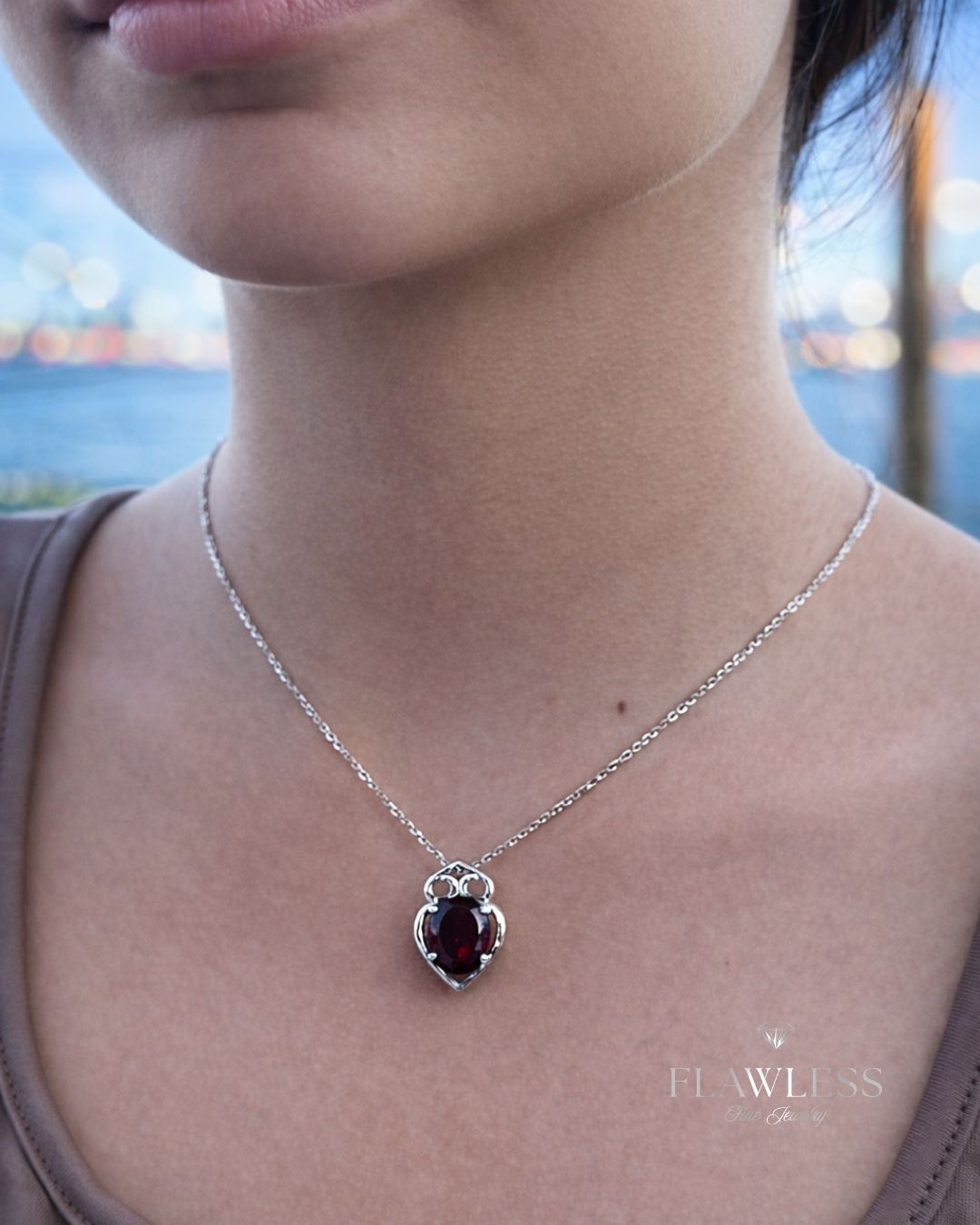 Dije de Granate en Plata 925 (7.3cts)