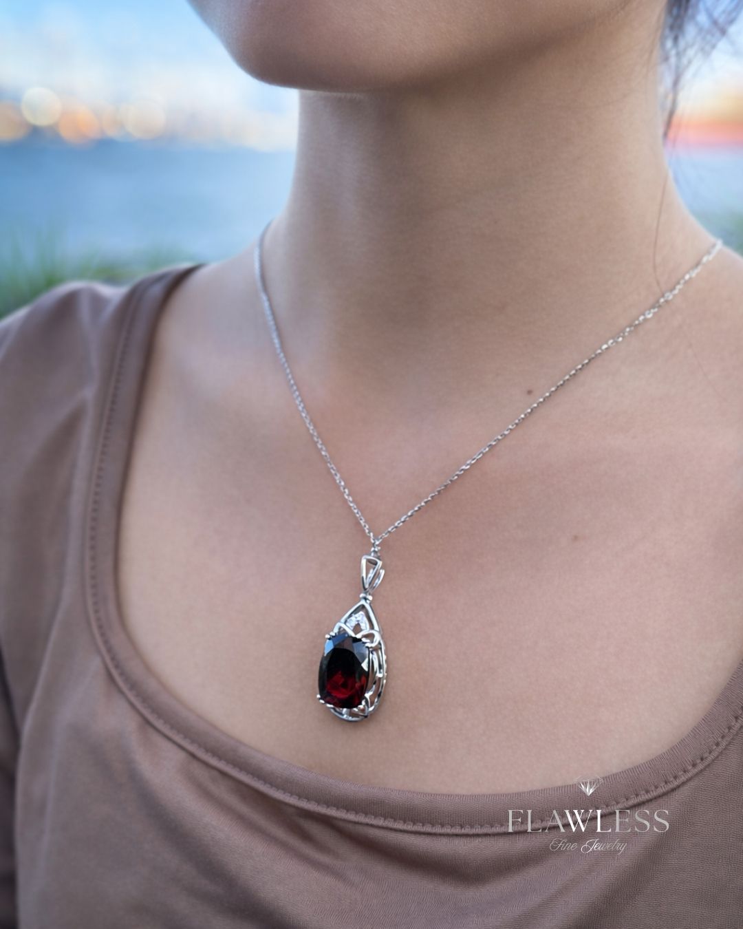 Dije de Granate en Plata 925 (16.5cts)