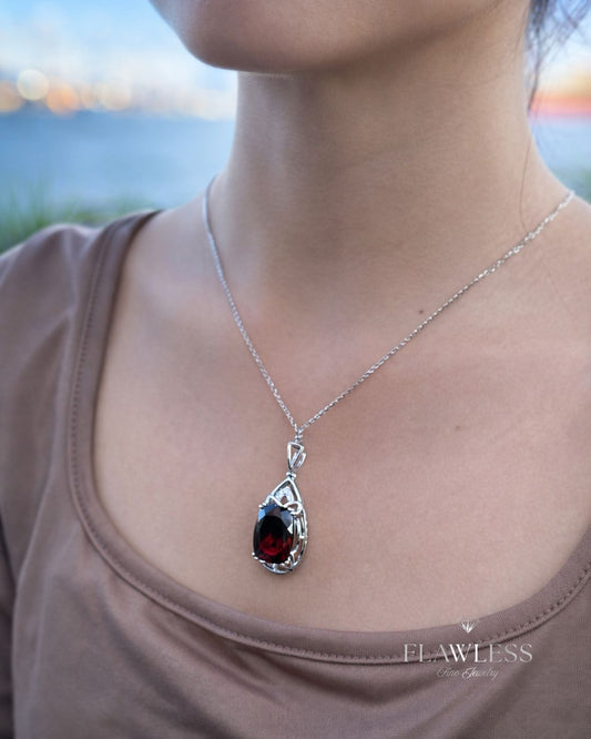 Dije de Granate en Plata 925 (16.5cts)