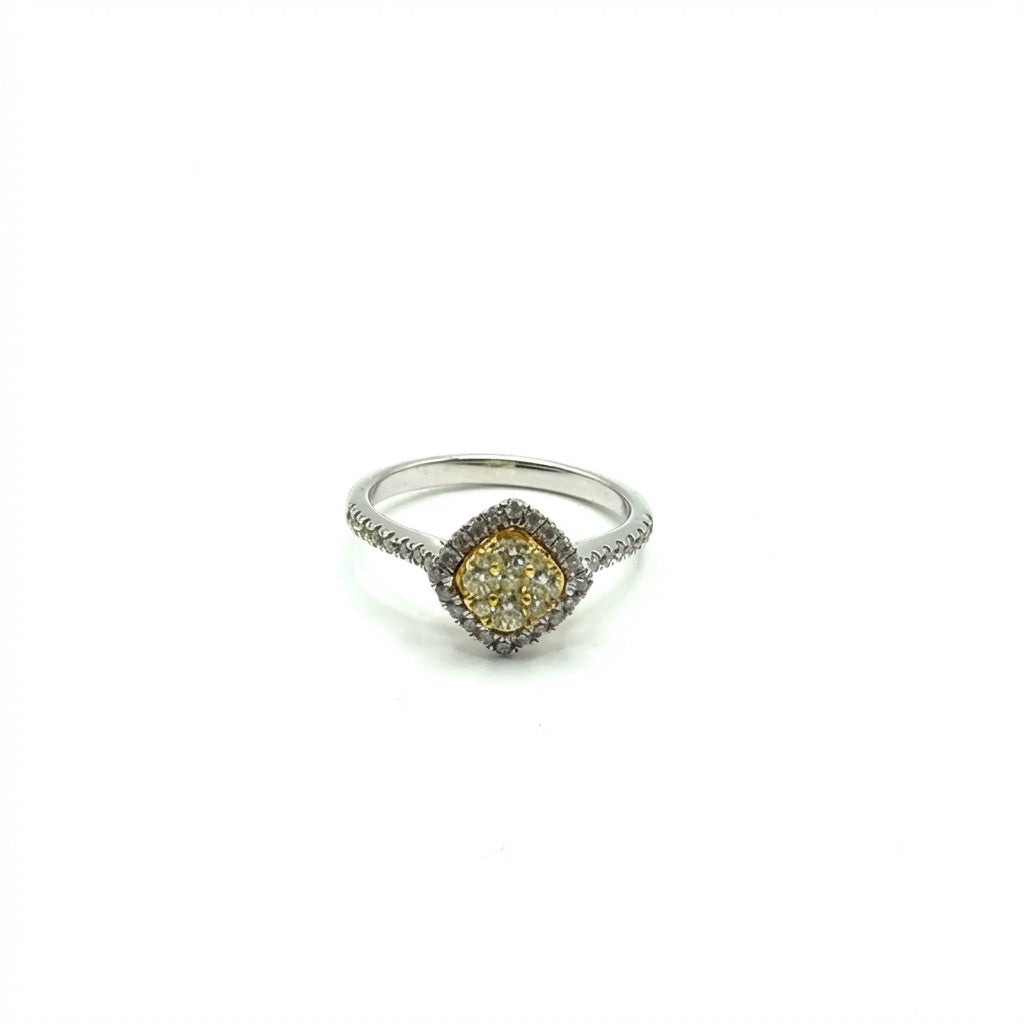 Anillo de Diamantes en Oro 14K