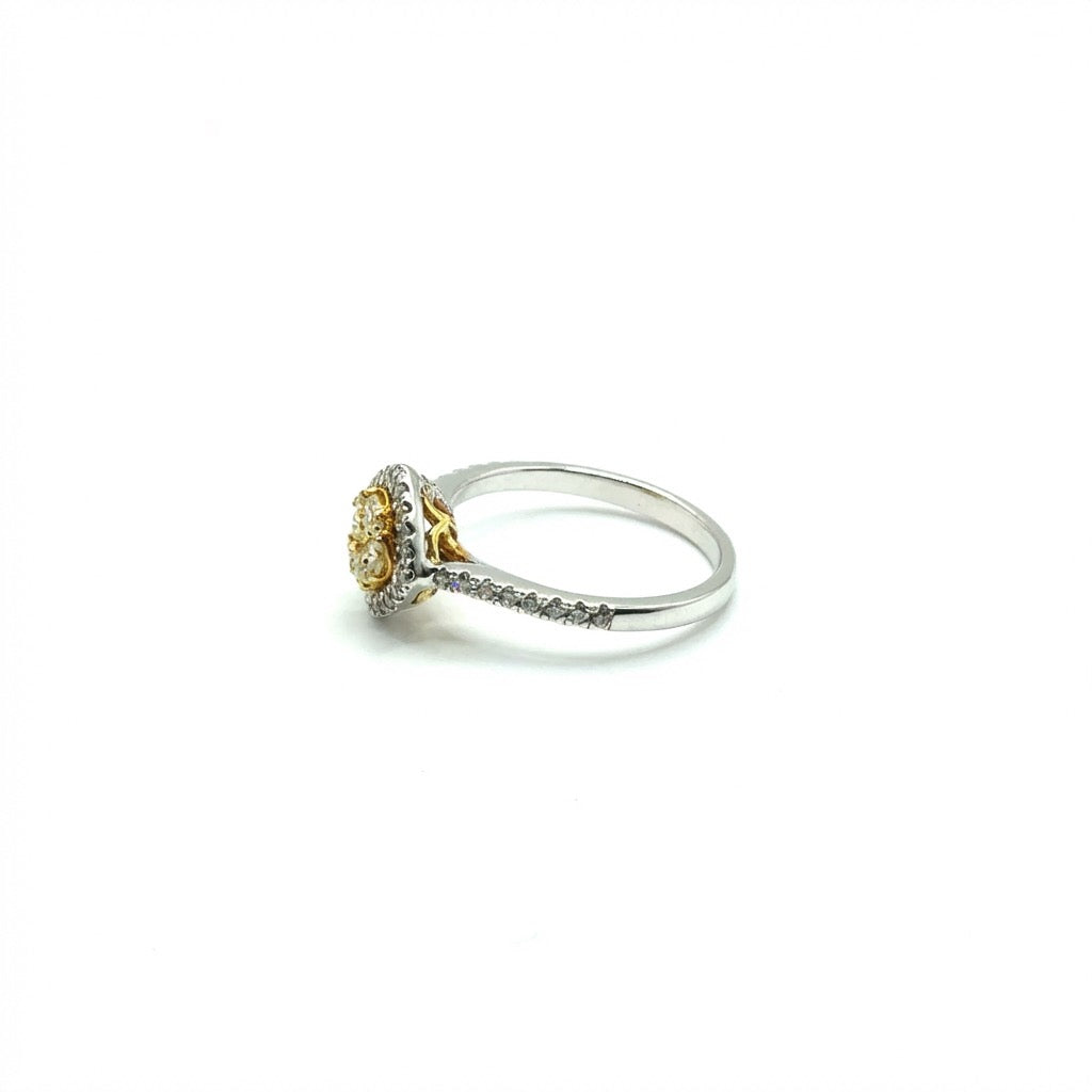 Anillo de Diamantes en Oro 14K