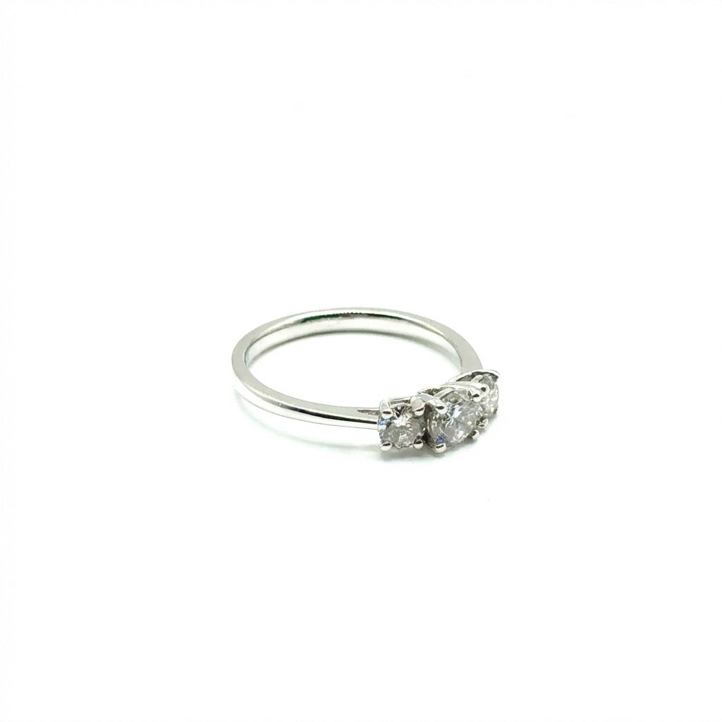 Anillo de Diamantes en Oro Blanco 14K (0.84ct)