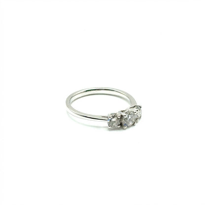 Anillo de Diamantes en Oro Blanco 14K (0.84ct)