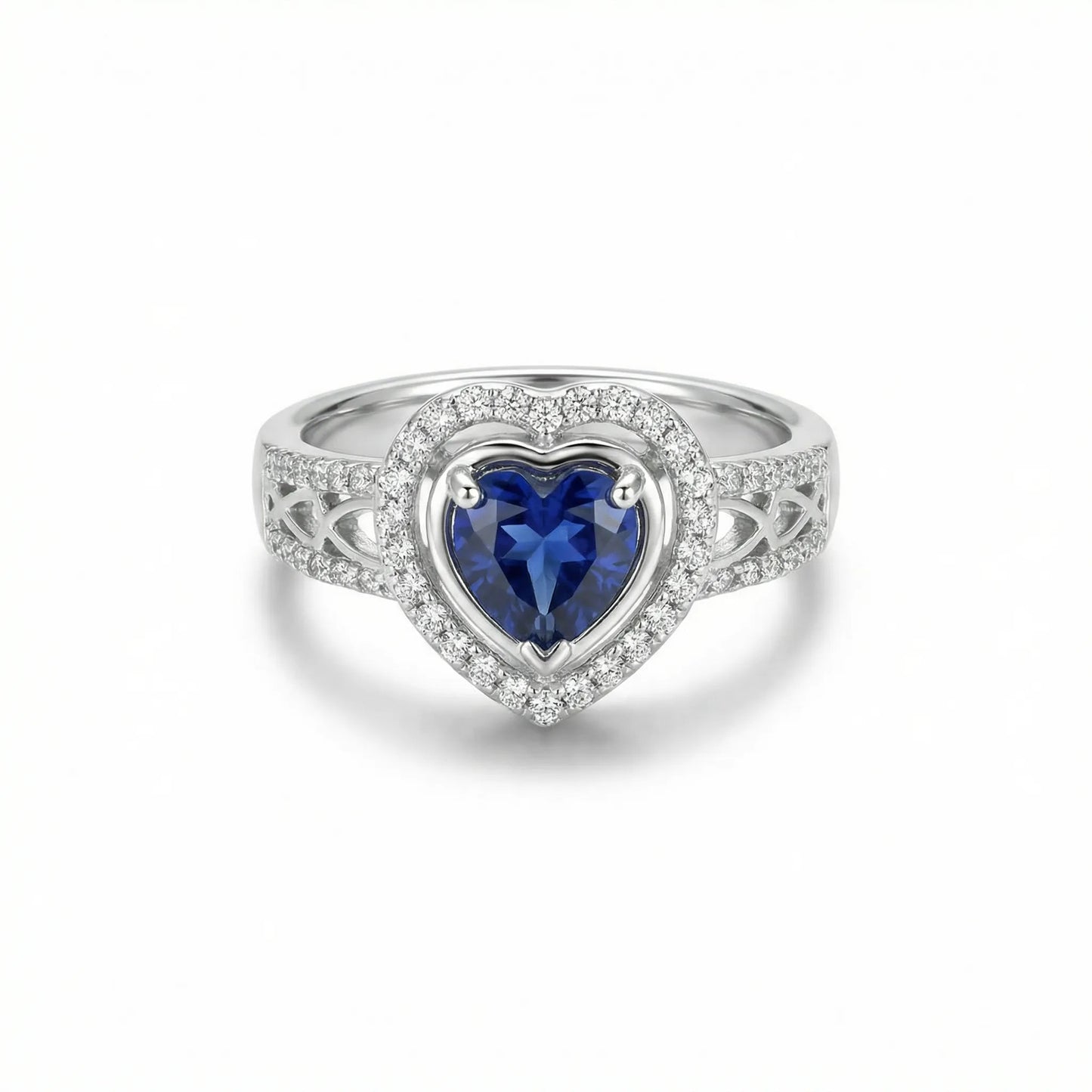 Anillo (corazon) en Plata con Diamantes (SZA)